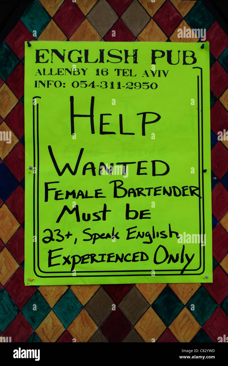 Un Anuncio De Trabajo En Inglés Para Una Barman Femenina En Un Bar En