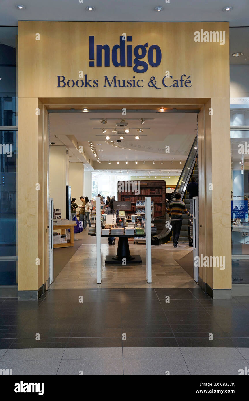 Tienda librería Indigo, Toronto, Canadá Foto de stock
