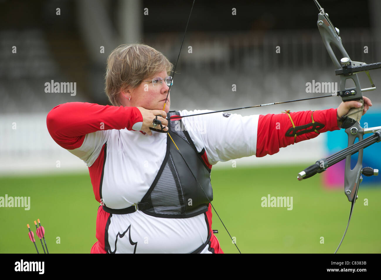 Kateri VRAKKING (CAN), Londres, tiro con arco clásico, parte del Londres prepara Eventos de Prueba Olímpica, el campo de Cricket Lords Londres Foto de stock