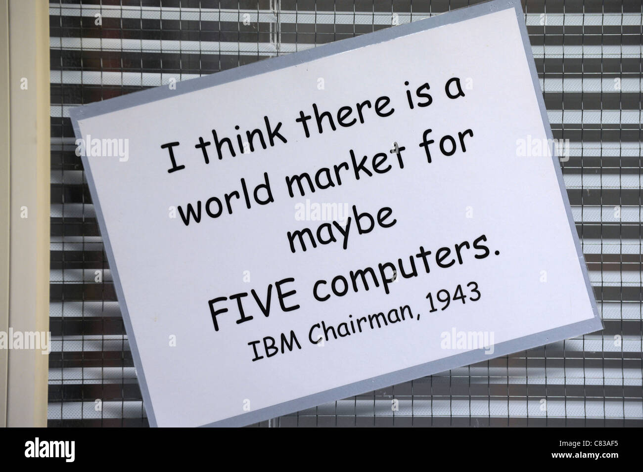 IBM Presidente cita 1943 "Creo que hay un mercado mundial para quizás cinco computadoras Foto de stock