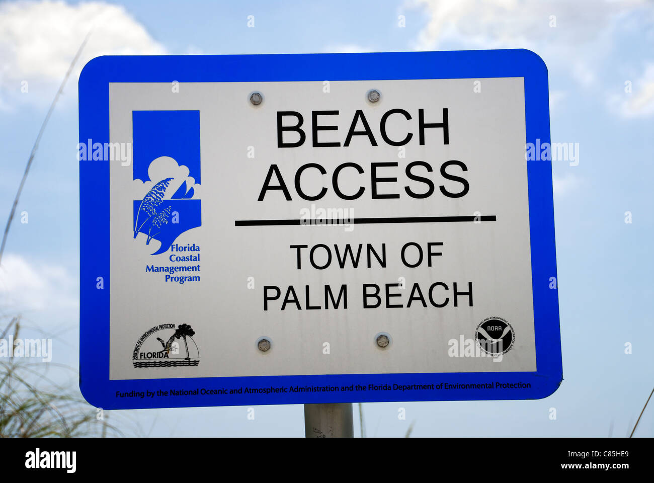 Señal de acceso a la playa, Palm Beach, Florida, EE.UU. Foto de stock