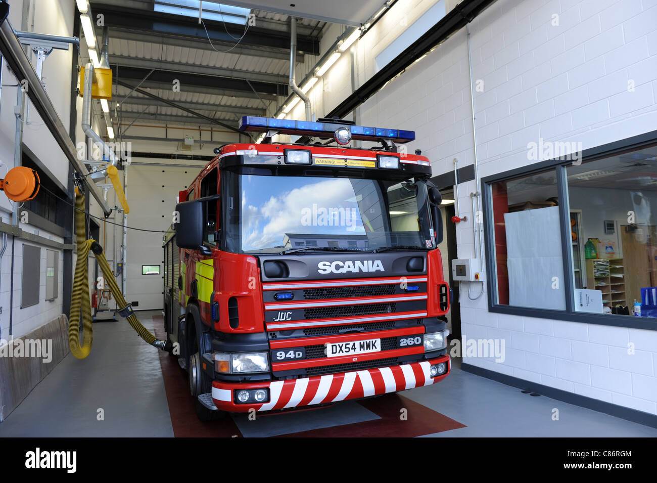 Staffordshire Bomberos fire aparato en Burslem Fire Station Stoke on Trent Inglaterra Foto de stock