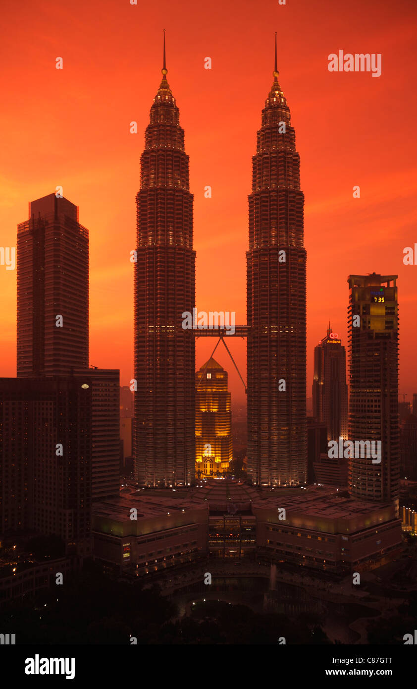 Menara torres Petronas, Kuala Lumpur, Malasia Foto de stock