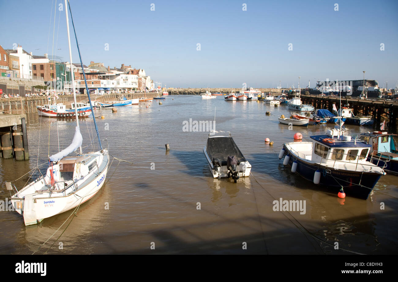 Barcos en el puerto en Bridlington, Yorkshire, Inglaterra Foto de stock