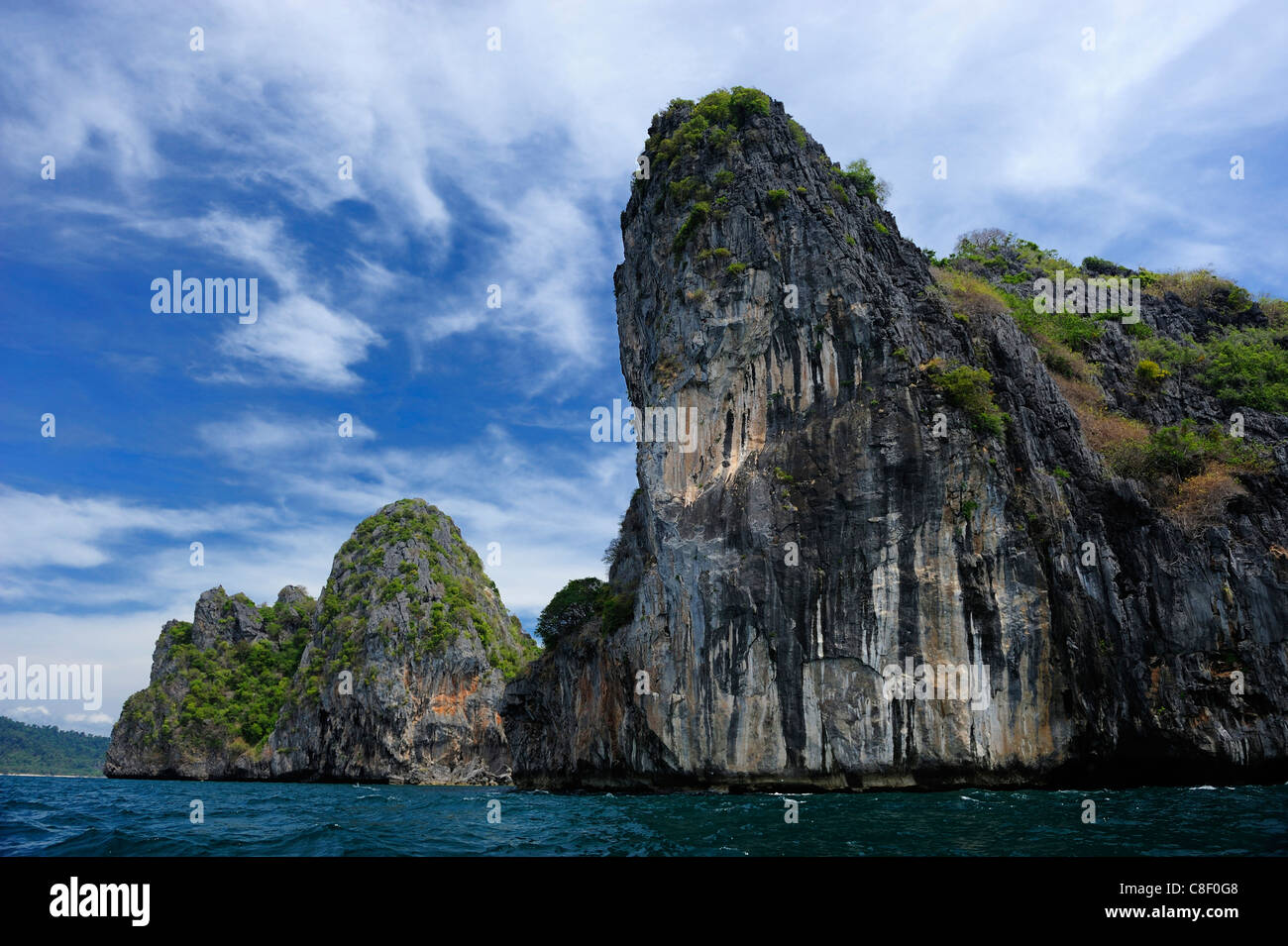 Cerca de Koh Mook, Tailandia, Asia, rocas, paisaje Foto de stock