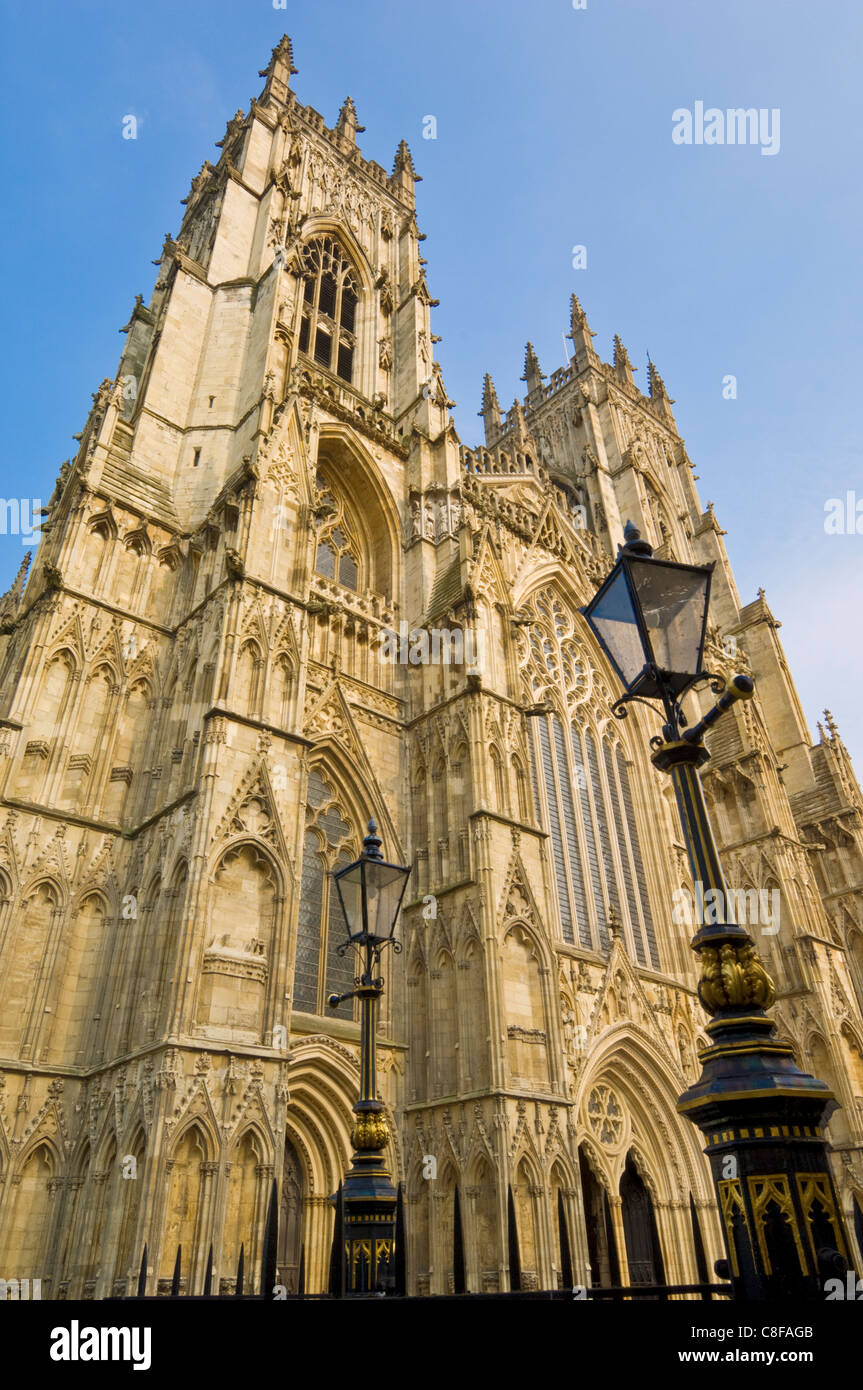 Norte de York Minster, la catedral gótica más grande de Europa, York, Yorkshire, Inglaterra, Reino Unido Foto de stock