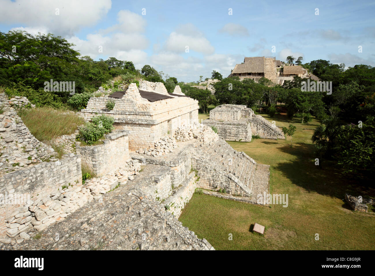 Los dos pirámides, ruinas Mayas, Ek Balam, Yucatán, México Foto de stock