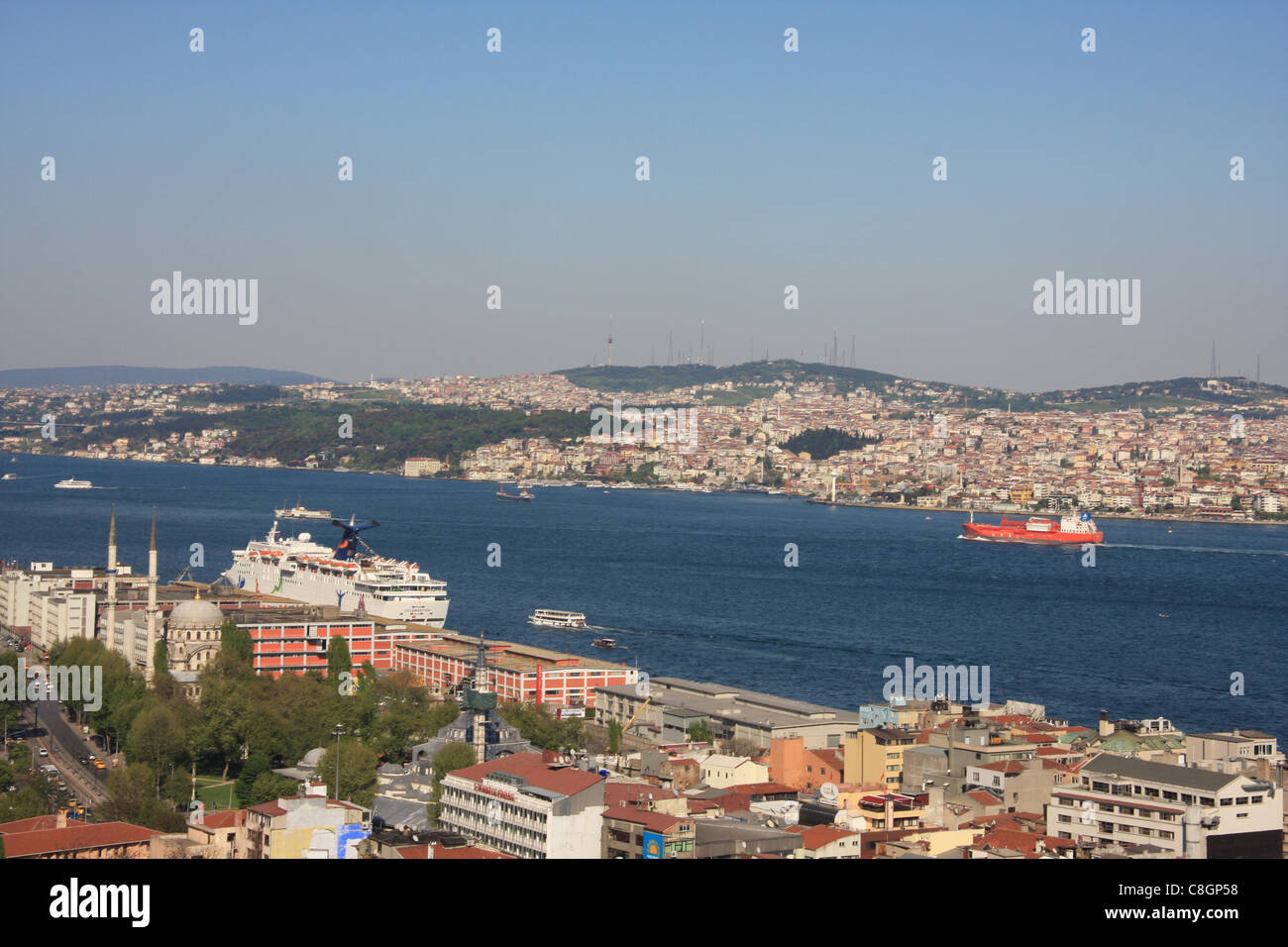 Estambul, Turquía, descripción, Bósforo, Asia, canal, canal, Beyoglu, pueblo, ciudad, tejados, viajes, turismo, Foto de stock