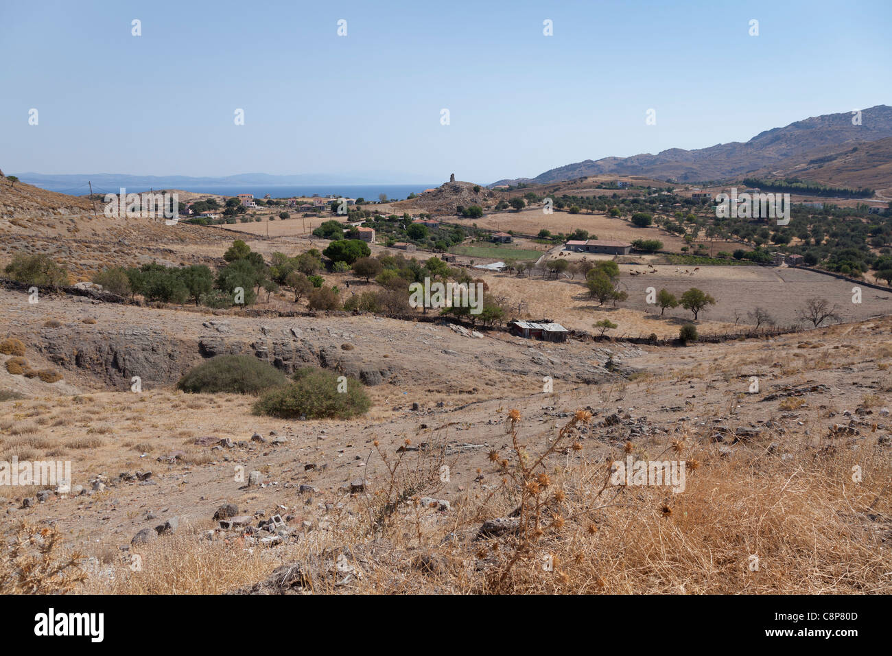Vista de tierra seca de Mithymna , Lesbos, Grecia Foto de stock