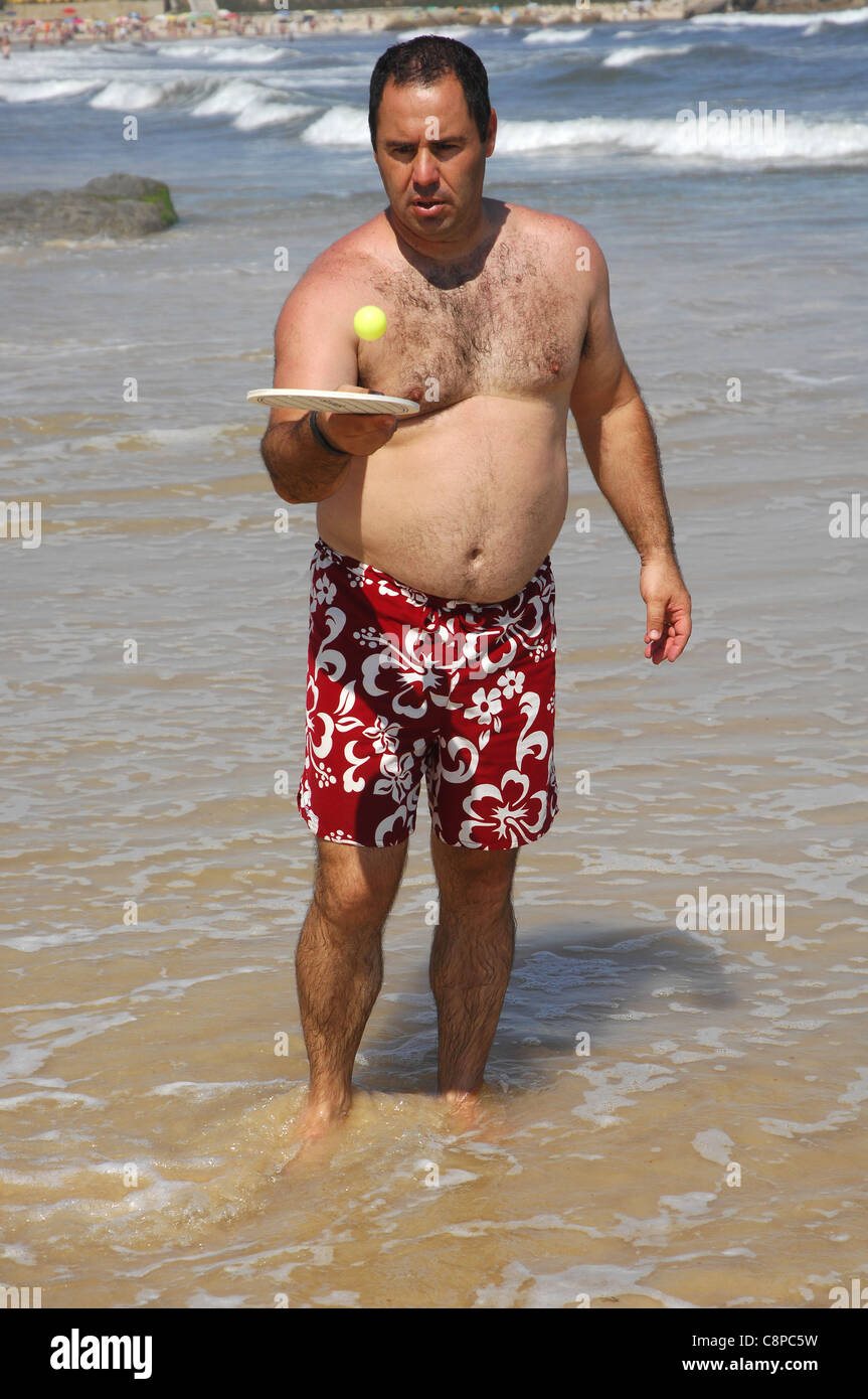 Hombre gordo en la playa fotografías e imágenes de alta resolución - Página  5 - Alamy