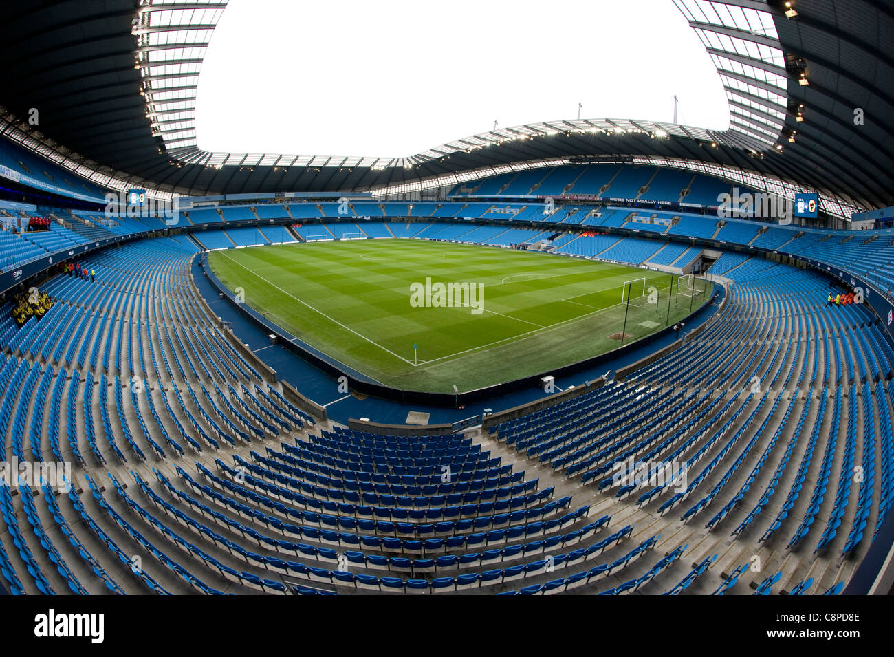 El City of Manchester Stadium, también conocido como el estadio Etihad o Eastlands, el estadio del club de fútbol Manchester City Foto de stock