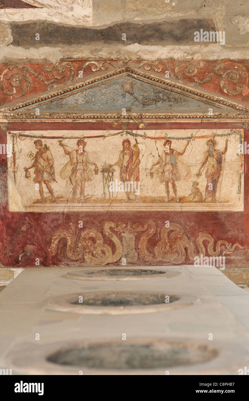 Pompei. Italia. Fresco en el thermopolium di / de Lucius Vetutius Placidus, sitio arqueológico de Pompeya. Foto de stock