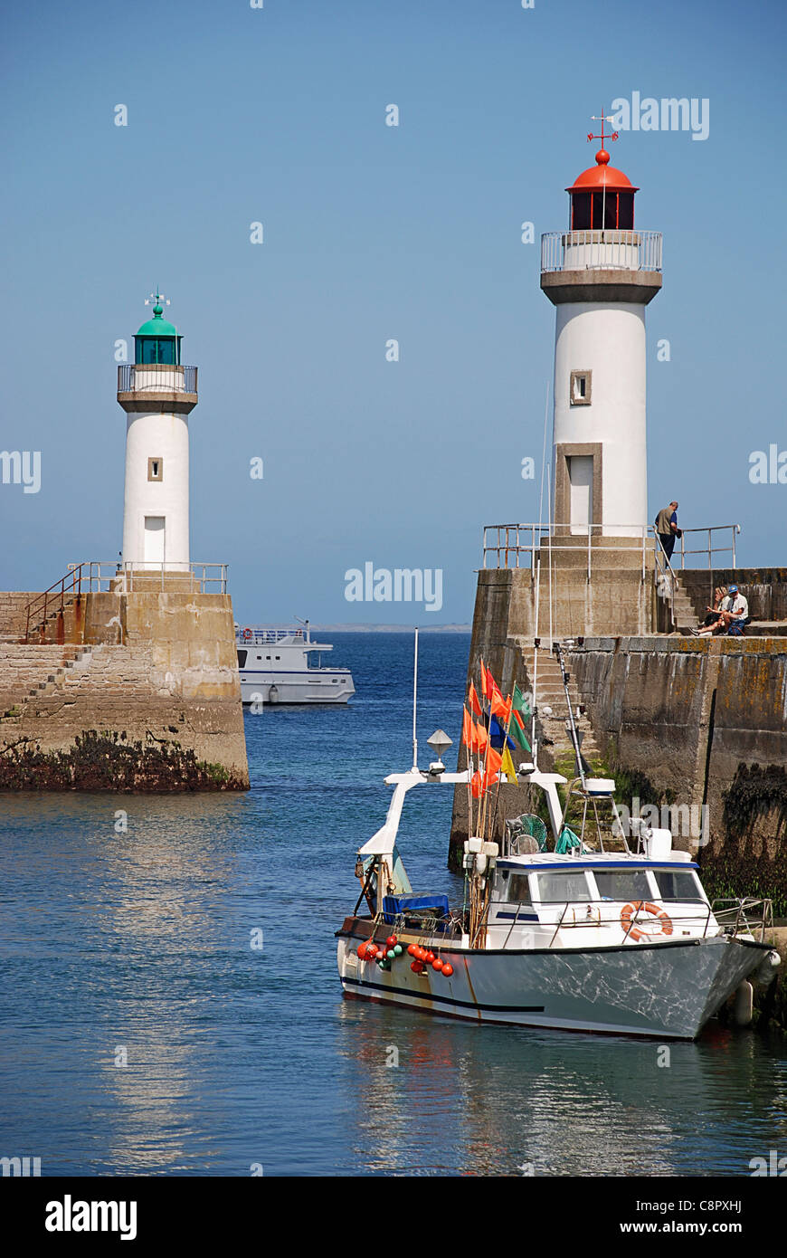 Francia, Bretaña, Quiberon, faros en la entrada al puerto Foto de stock