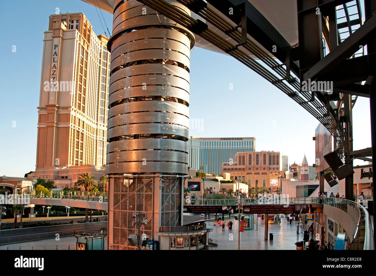 El Fashion Show Mall de Las Vegas strip Estados Unidos Foto de stock