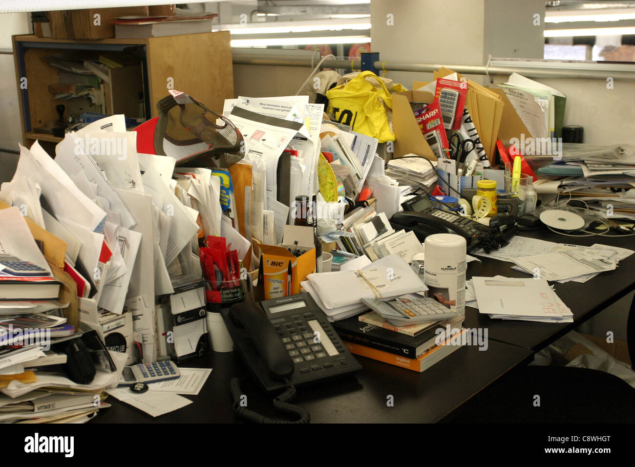 Espacio de trabajo desordenado Foto de stock