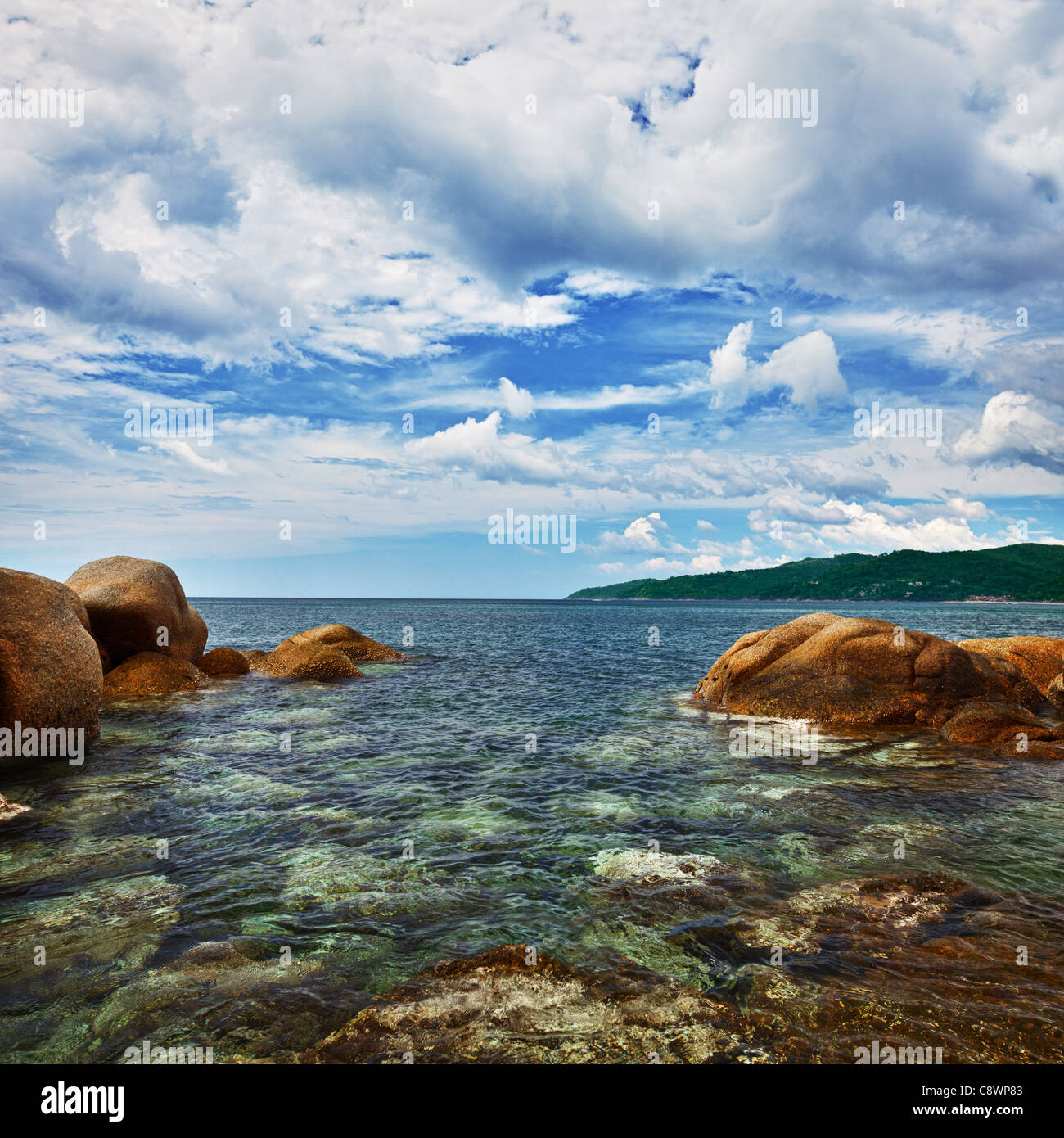 Square - paisaje de acantilados costeros y oceánicos Foto de stock