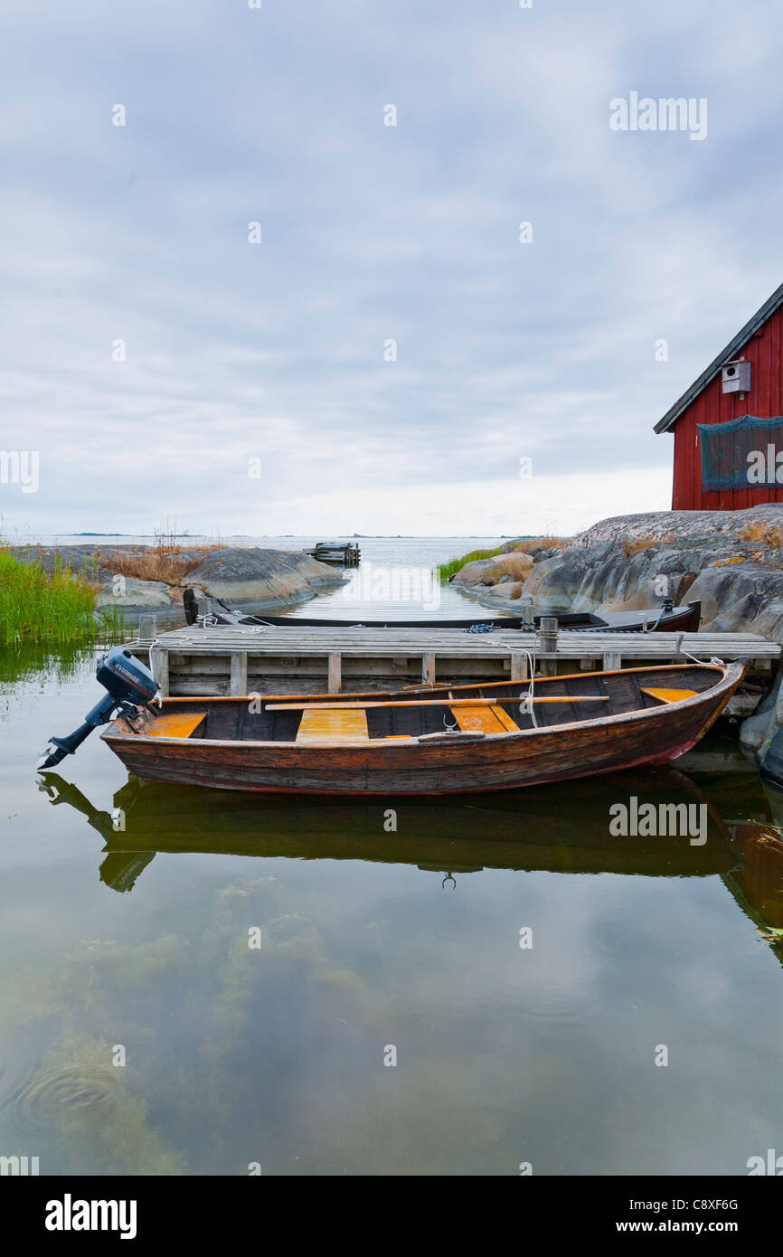 Bote a remo en el "archipiélago de Estocolmo, Suecia Foto de stock