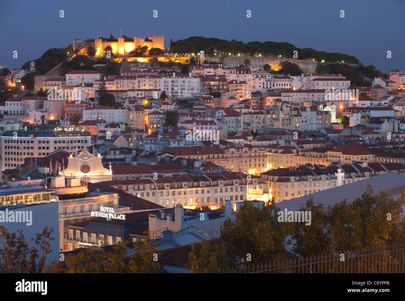 Descripción temprano en la noche del este de Lisboa, el modo horizontal. Foto de stock