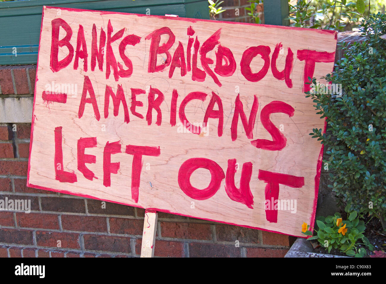 Primer plano de una fianza bancaria casero fuera signo de protesta del movimiento Occupy Wall Street Foto de stock