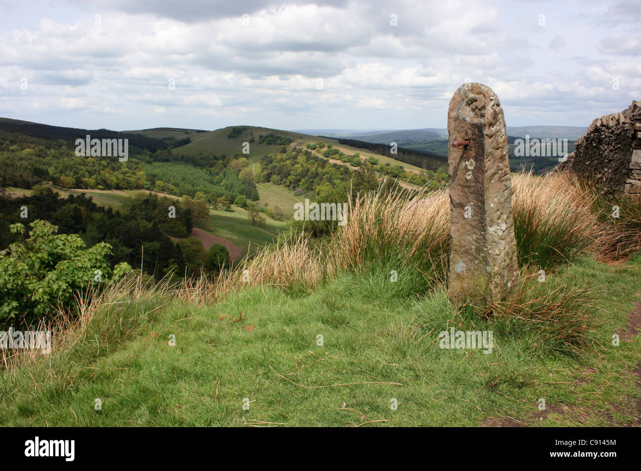 Clough del shooter es un punto en un popular paseo en el valle de Goyt. El Valle de Goyt es parte del Peak District National Park. Foto de stock