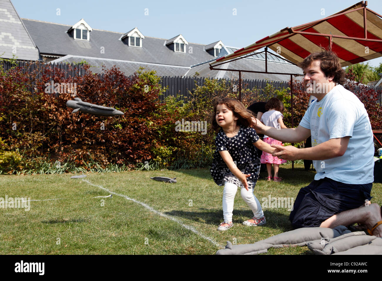 El peculiar mundo Anual eel lanzando la competencia anual, que se