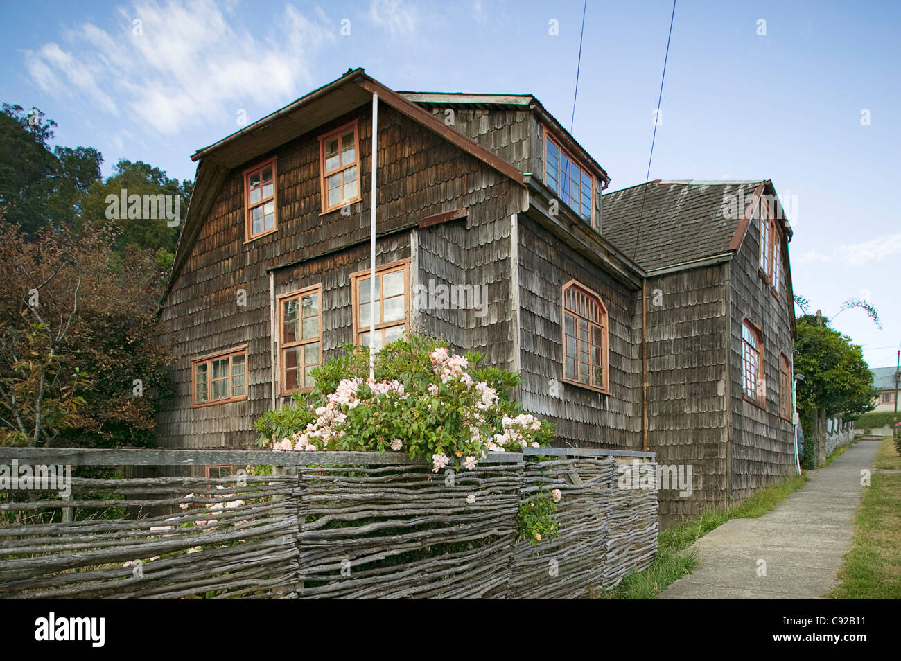 Chile, Región de Los Lagos, Puerto Varas, antigua casa de guijarros Foto de stock