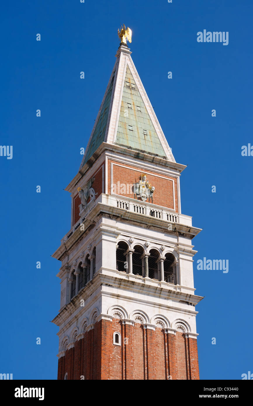 La torre del campanario. Venecia, Italia Foto de stock
