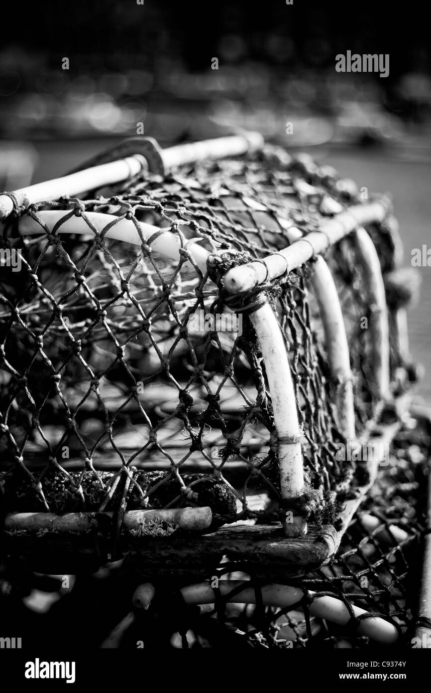 Pescar cangrejos y langostas redes como una fotografía en blanco y negro Foto de stock