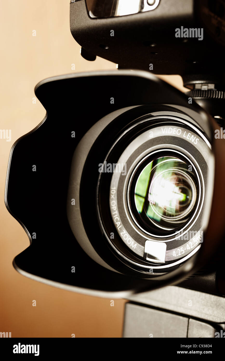 Videocámara de alta definición profesional en estrecha, el enfoque selectivo Foto de stock