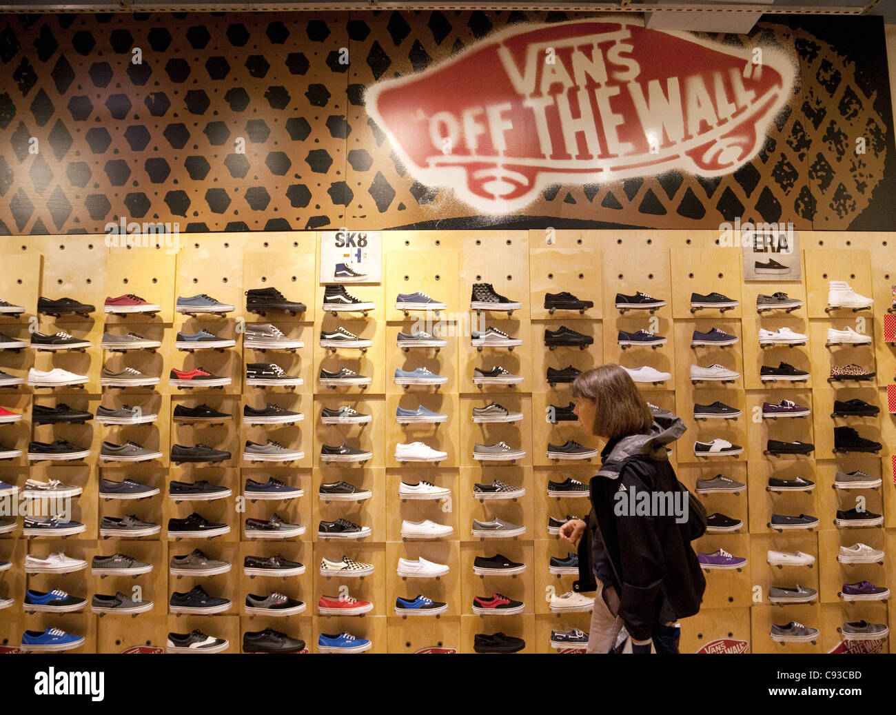 tienda de zapatos vans