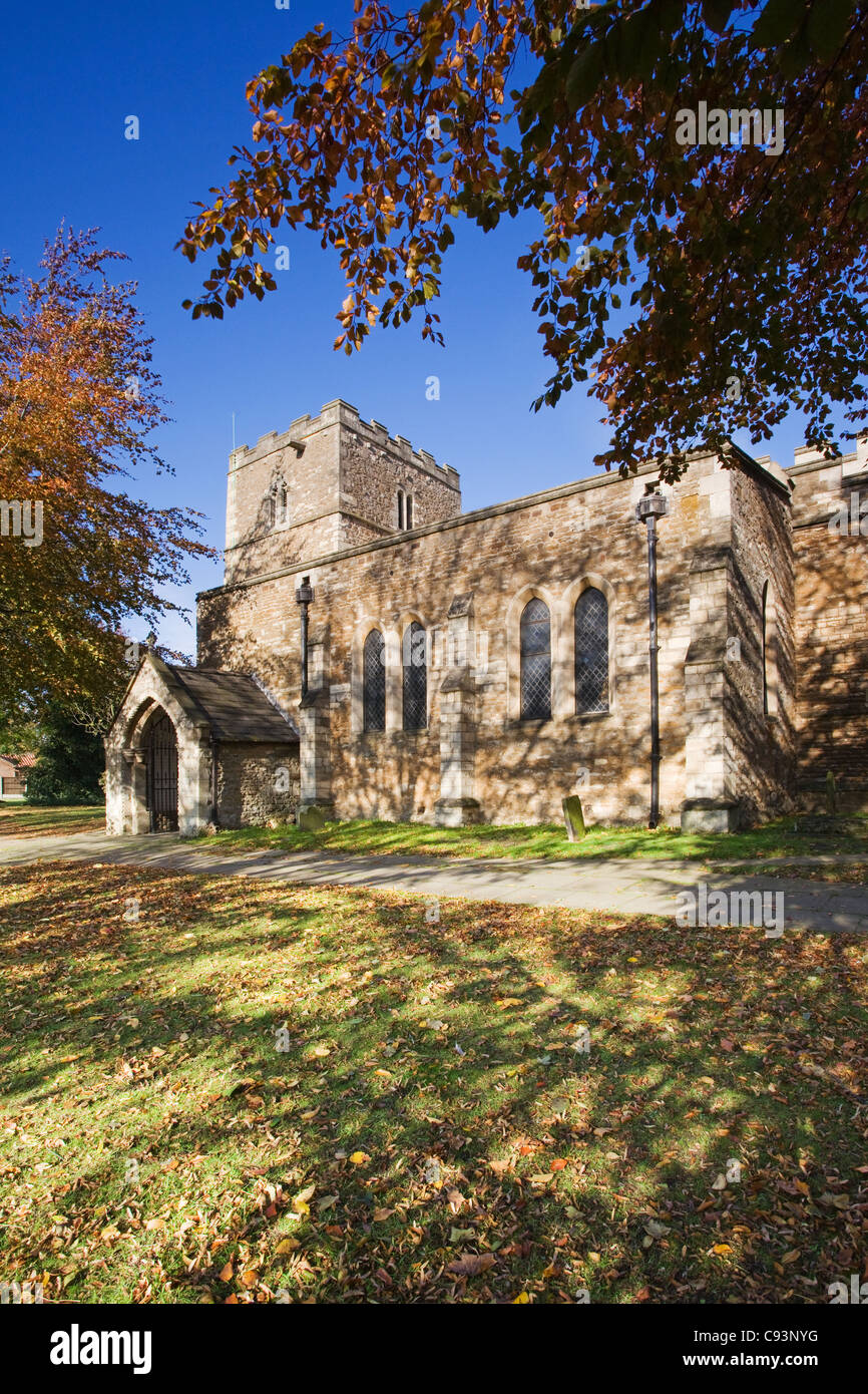 El exterior de la Iglesia de San Lorenzo en Scunthorpe, North Lincolnshire. La iglesia es un edificio catalogado de grado I Foto de stock