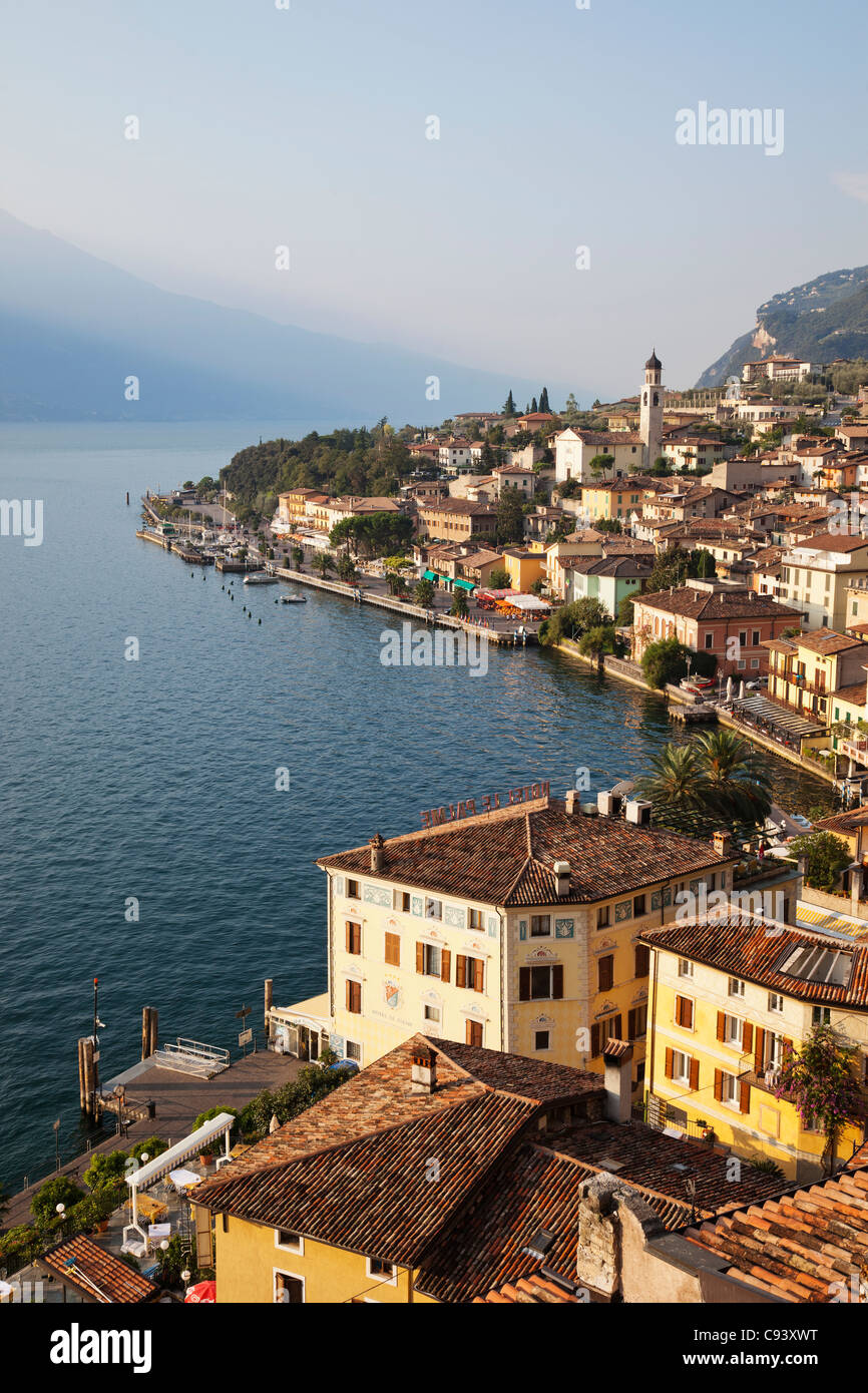 Italia, Lombardía, Lago de Garda, Limone. Foto de stock