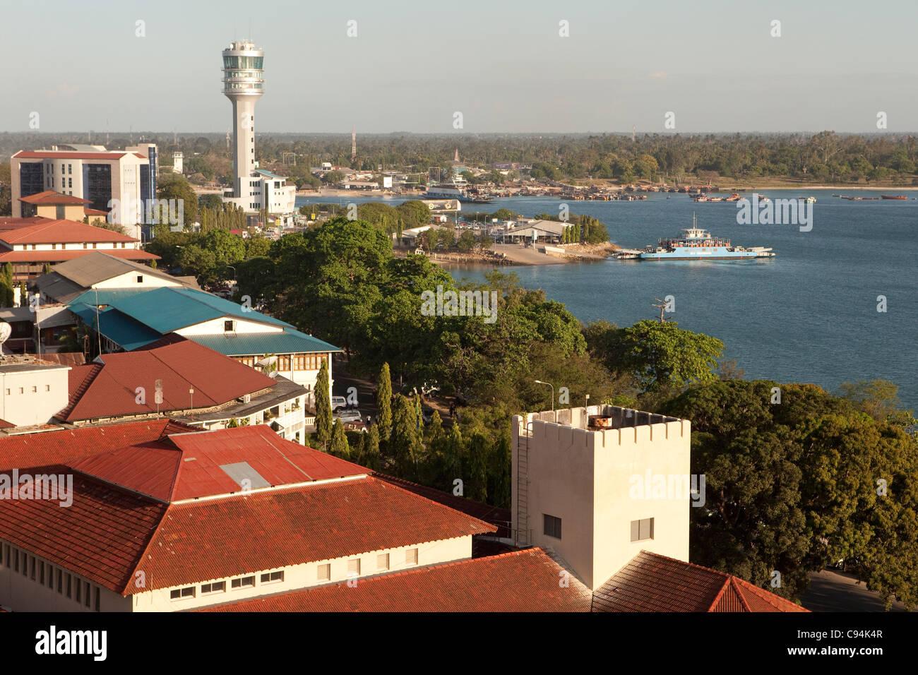 El puerto de Dar es Salaam, Tanzania, África Oriental Fotografía de stock -  Alamy
