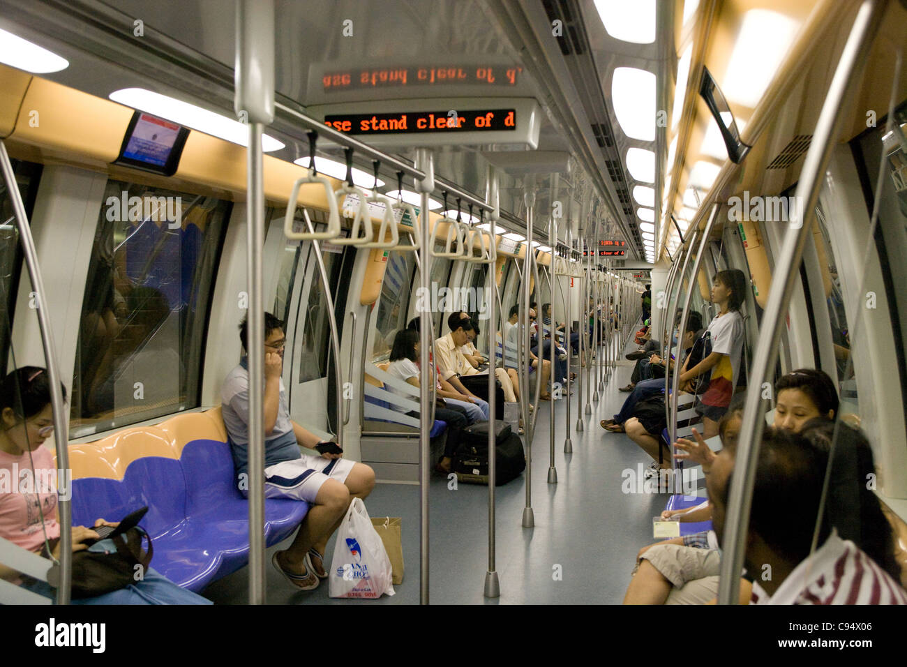 Transporte: MRT (Mass Rapid Transit] Foto de stock