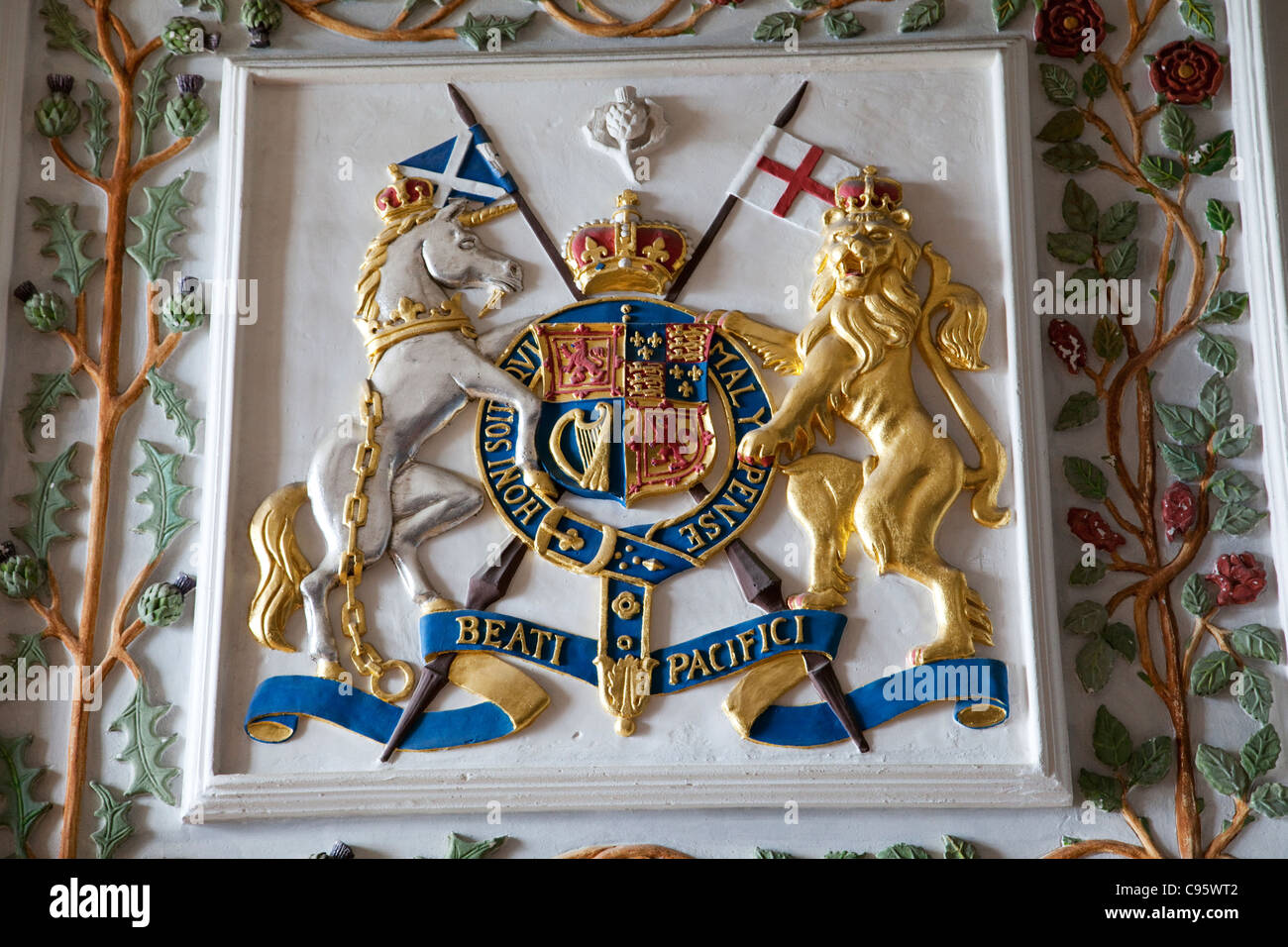 Edimburgo, Escocia, el Castillo de Edimburgo, el escudo en el Palacio Real Foto de stock