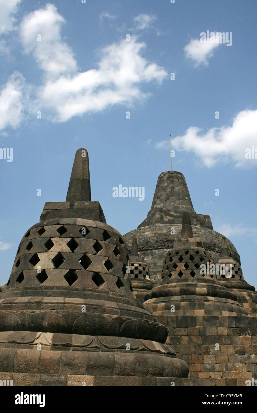 Stone Stupas, Templo Borobudur, en Java Central Foto de stock