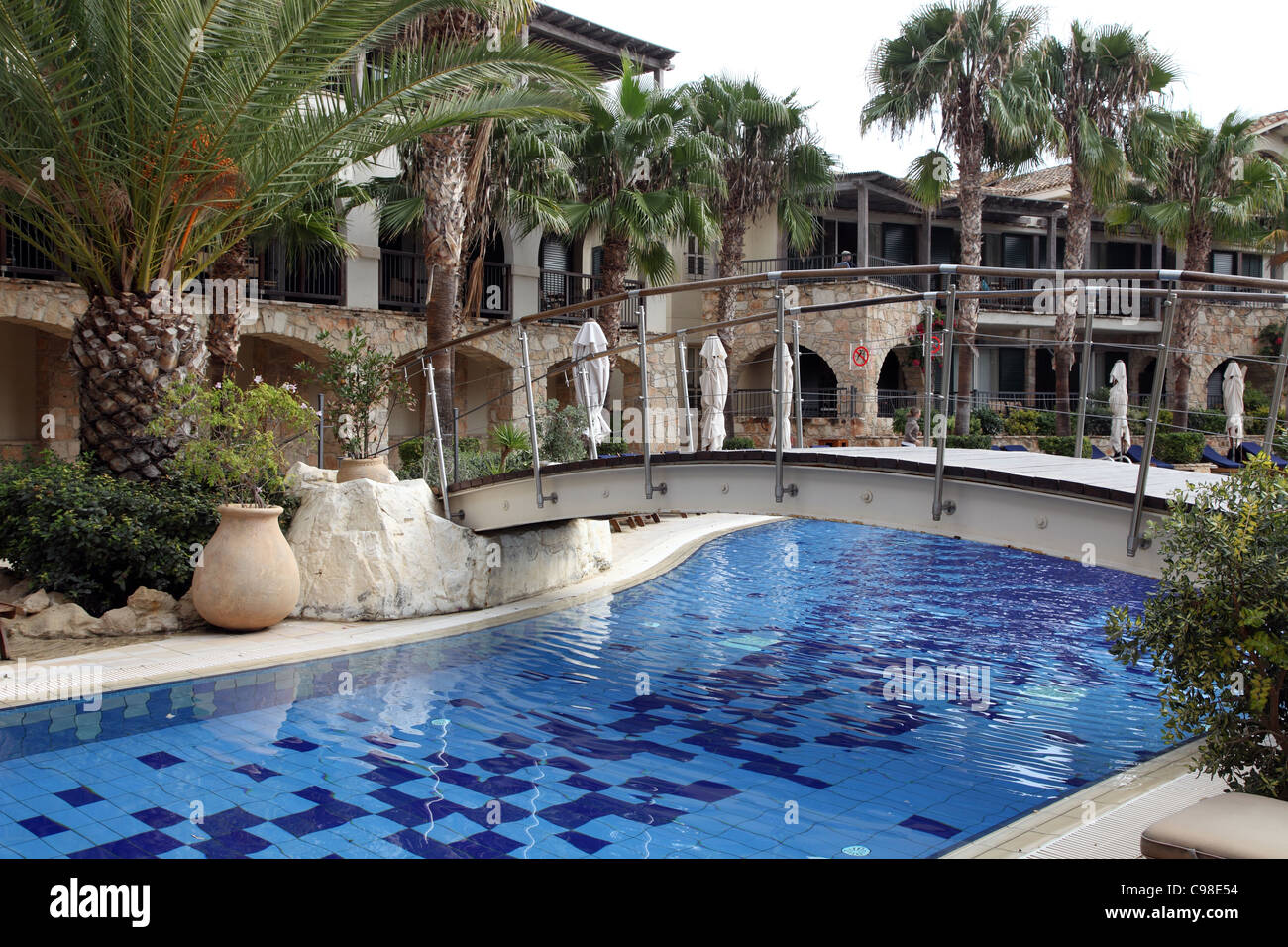 Columbia Beach Resort piscina, Pissouri, Chipre Foto de stock