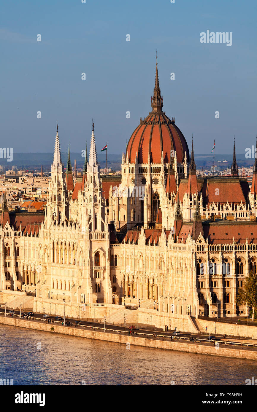 Europa, Europa central, Hungría, Budapest, Edificio del Parlamento húngaro Foto de stock