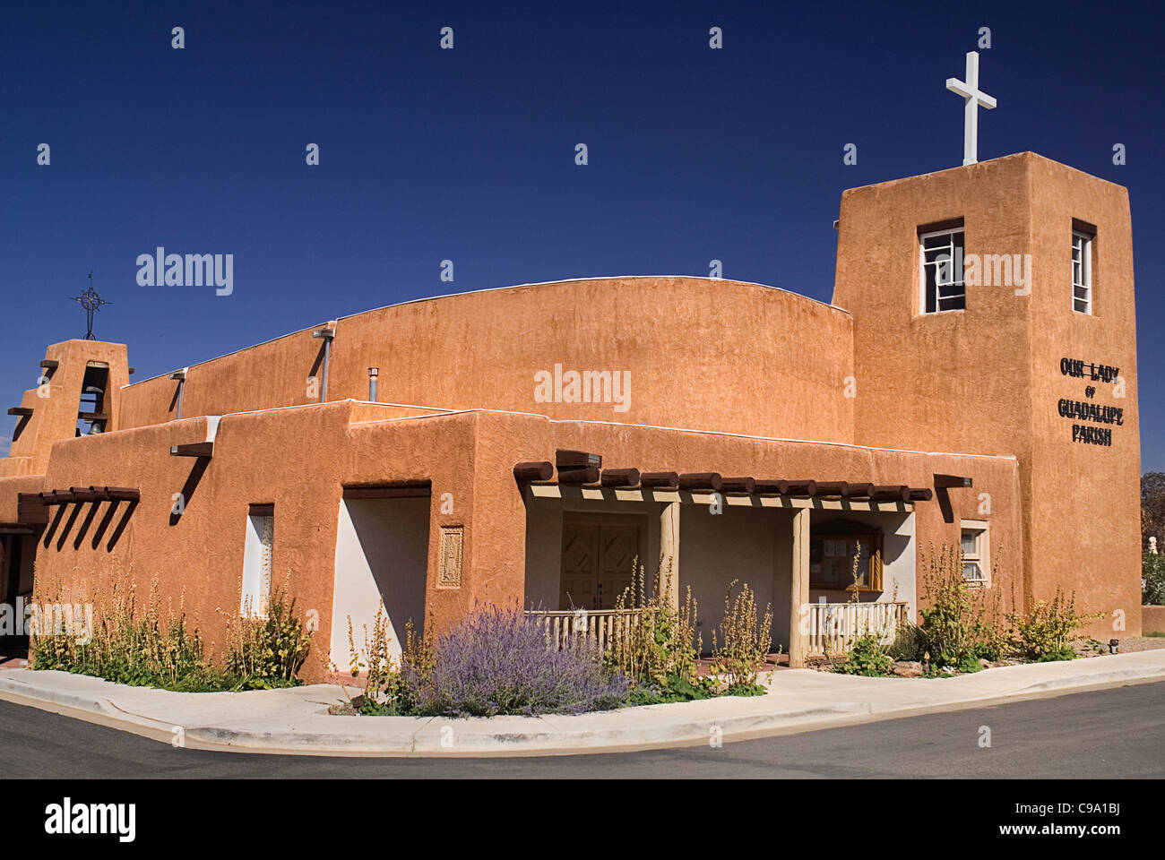 Iglesia de barro fotografías e imágenes de alta resolución - Alamy Iglesia de barro fotografías e imágenes de alta resolución - Alamy