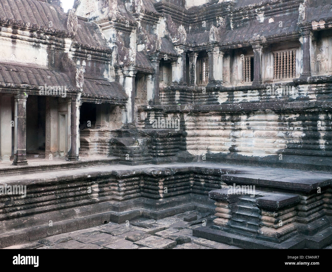 Una de las cuatro cuencas en Angkor Wat en Siem Reap, Camboya. Foto de stock