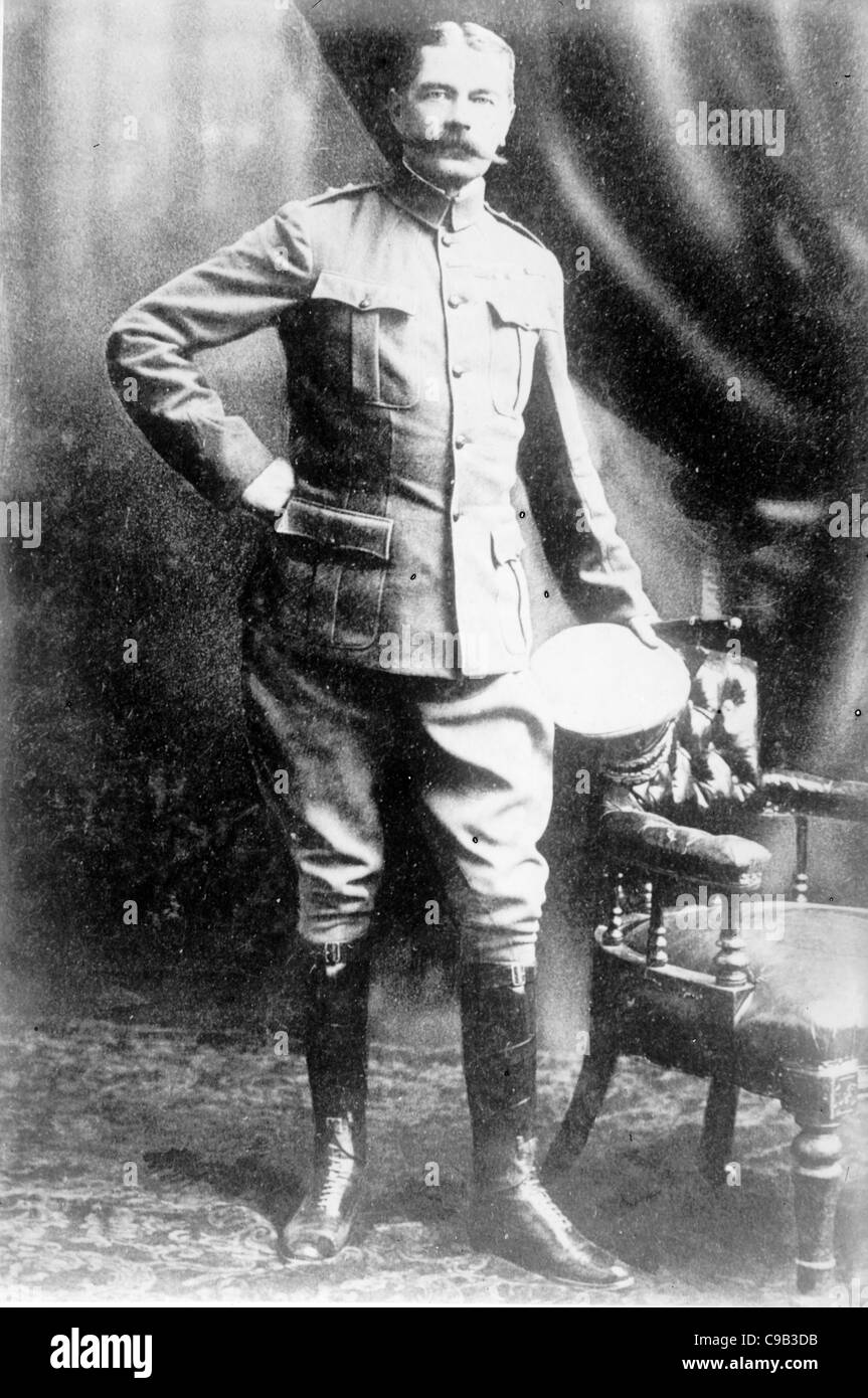 El mariscal de campo Horatio Herbert Kitchener, primer Conde de Kitchener Foto de stock
