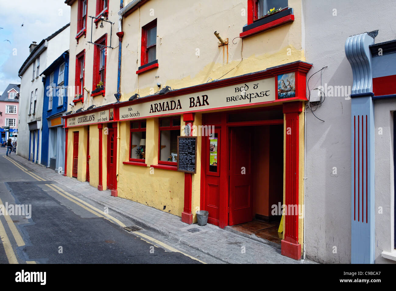 Bed and Breakfast Bar exterior, Kinsale, Condado de Cork, República de Irlanda Foto de stock