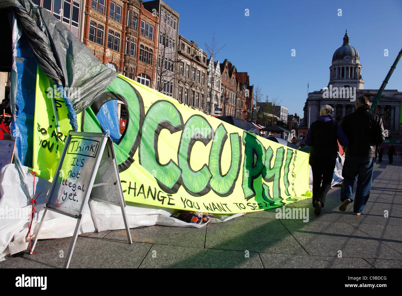 La ocupan Nottingham anti-capitalismo campamento de protesta en la Plaza del Mercado Viejo, Nottingham, Inglaterra, Reino Unido. Foto de stock