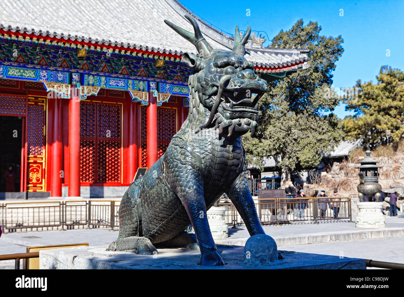 De un Qilin Stataue, Chino quiméricos criatura, Palacio de Verano, Beijing, China Foto de stock