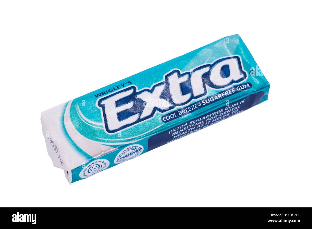 Un paquete de Wrigley's Extra sugarfree brisa fresca de masticar chicle sobre un fondo blanco. Foto de stock