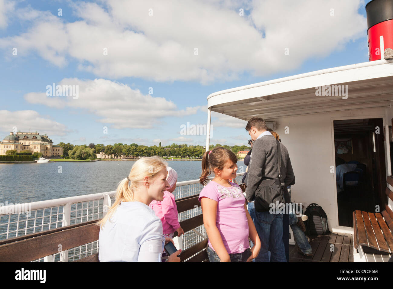 En el barco para el Palacio Real de Drottningholm, Estocolmo, Suecia. Foto de stock