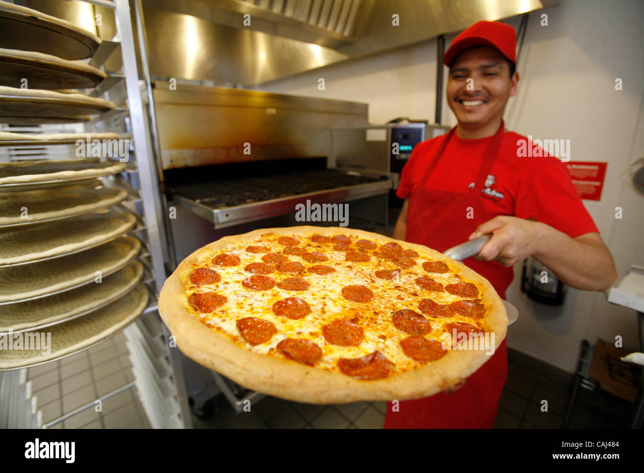 Pizza chef Leon Valtazar trabaja en Pizza Patrón, la principal marca de
