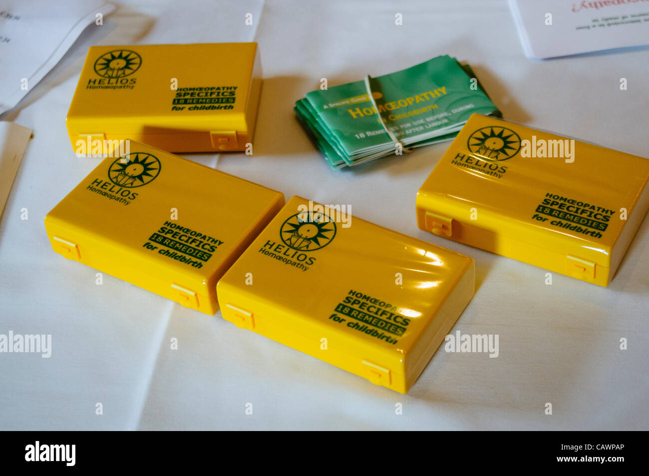 Kits de homeopatía para el parto en una nueva edad psíquica y Feria holística Foto de stock