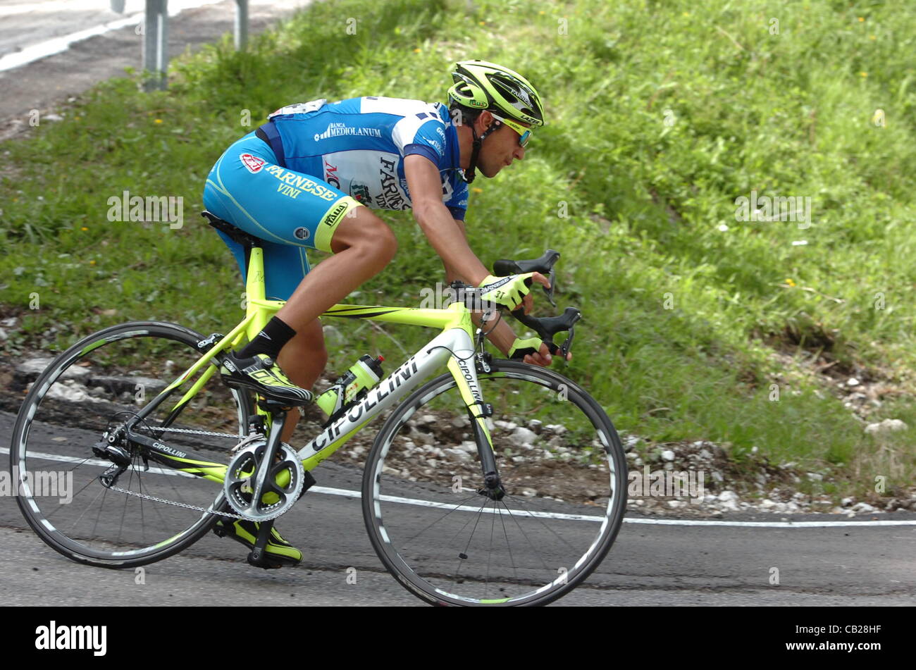 23.05.2012. Giro d'Italia, etapa 17 Falzes - Cortina, Farnese Vini - Selle  Italia 2012, Matteo Rabottini, Passo Duran Fotografía de stock - Alamy