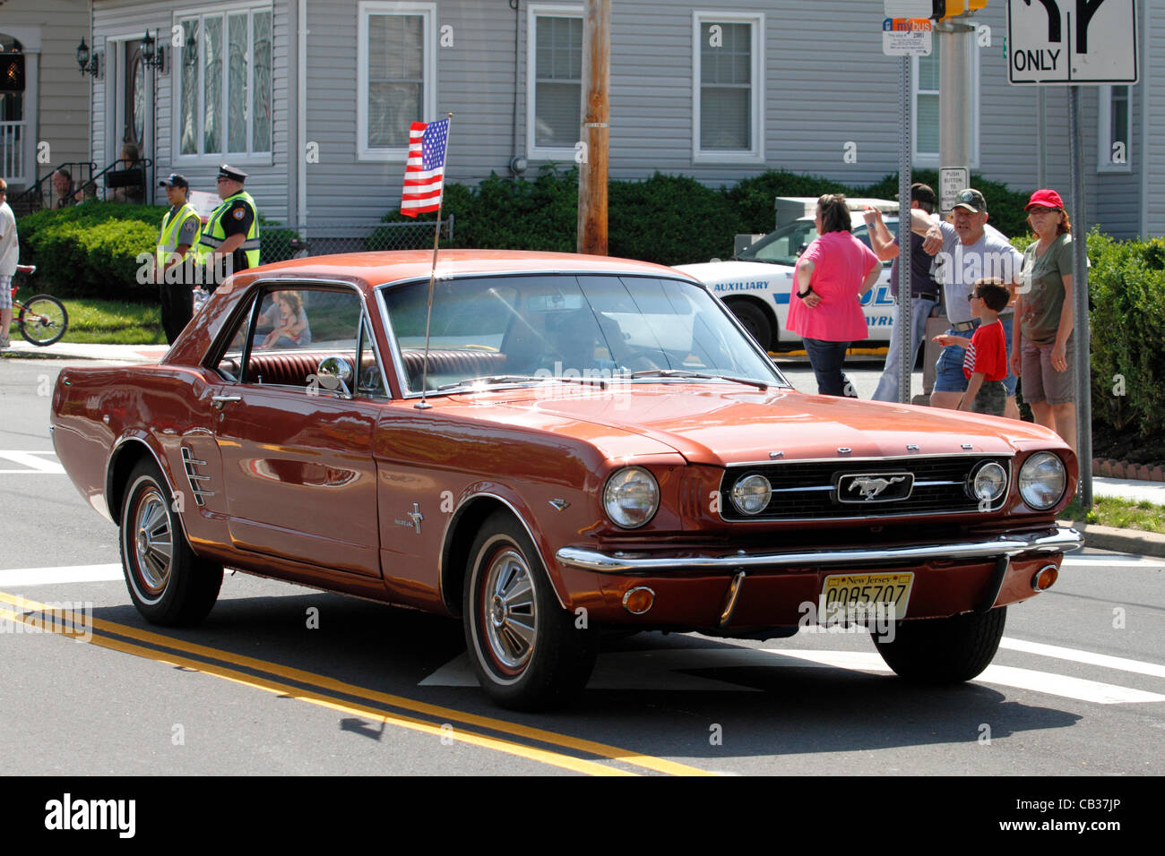 Memorial day parades fotografías e imágenes de alta resolución - Alamy